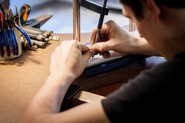 חריטה על תכשיטים